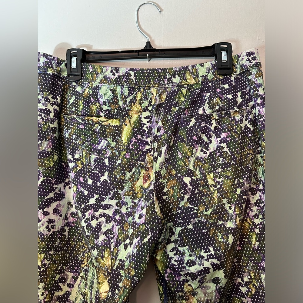 Lululemon Jet Crop *Luxtreme Floral Sport White Multi Pants Women’s 10 - Picture 10 of 11